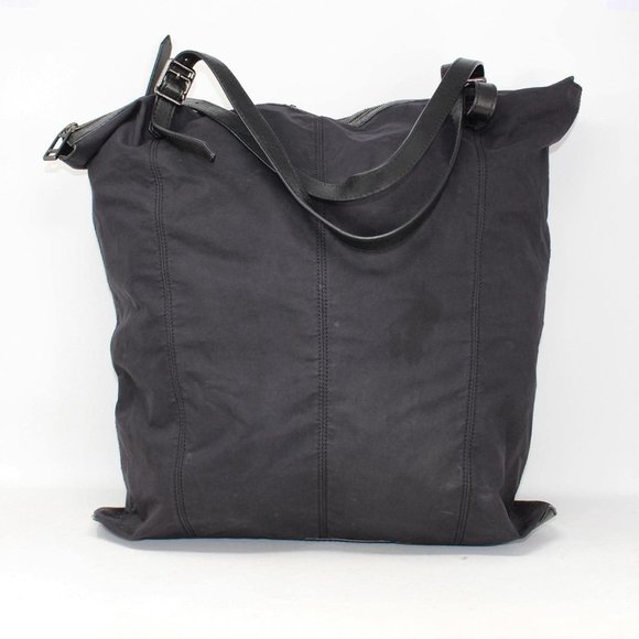 BURBERRY #39577 Black Nylon Tote Bag - Picture 1 of 10